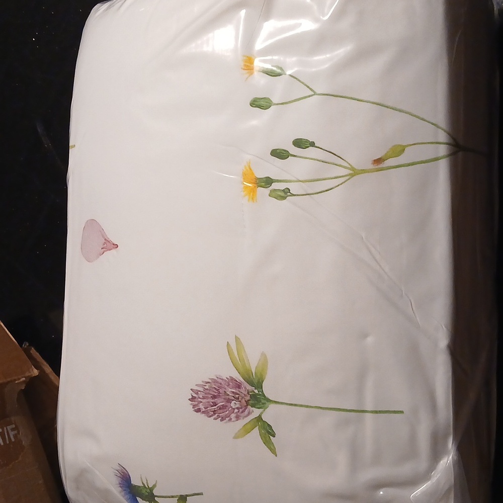 3pc Floral Print Comforter Bedding Set - White.